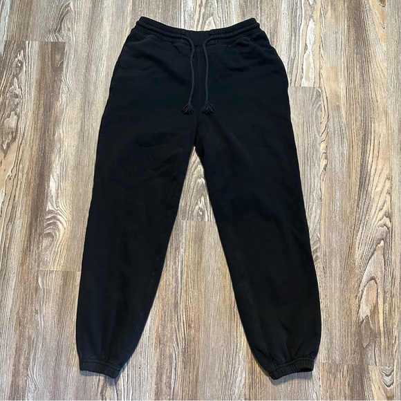 Abercrombie & Fitch Pants - Women’s Abercrombie & Fitch Black Fleece-Lined Sweatpants, size Small